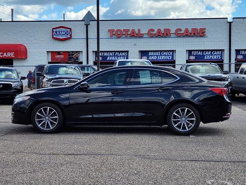 Used 2017 Acura TLX w/ Technology Package image 2