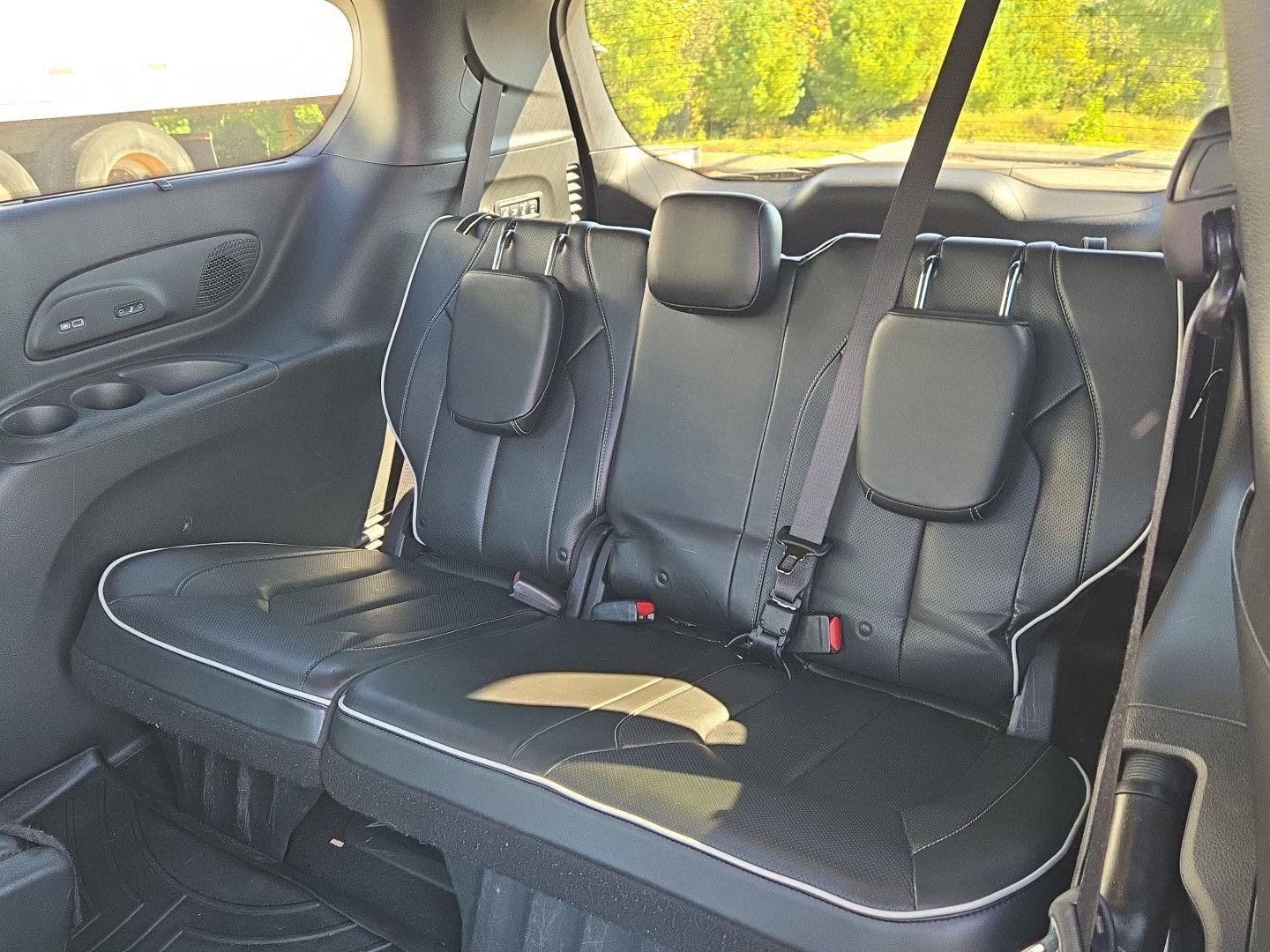 Used 2020 Chrysler Pacifica Limited w/ Advanced Safetytec Group FWD image 14