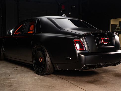 Used 2024 Rolls-Royce Phantom Sedan RWD image 35
