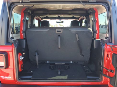 Used 2023 Jeep Wrangler Rubicon image 7