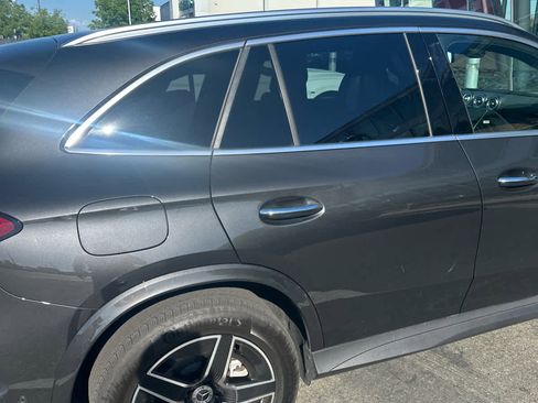 Used 2025 Mercedes-Benz GLC 350e 4MATIC image 10