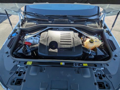 Used 2024 Land Rover Range Rover Sport SE image 26