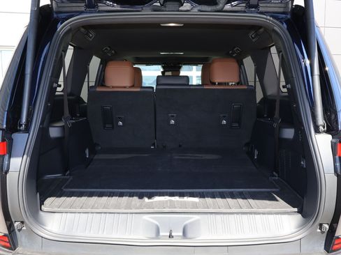 Used 2024 Lexus GX 550 w/ Accessory Package (31) AWD/4WD image 28