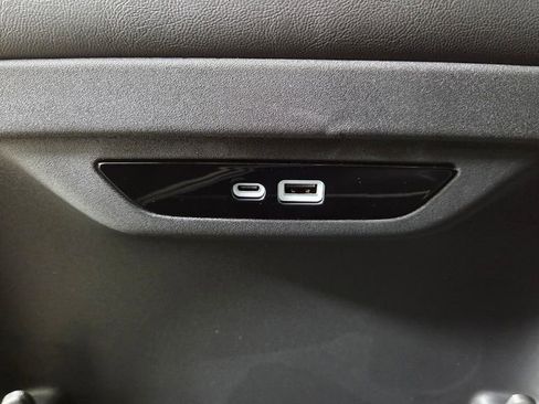 New 2026 Chrysler Pacifica Limited w/ S Appearance Package image 31