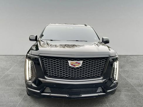 Certified 2025 Cadillac Escalade ESV Sport Platinum image 8