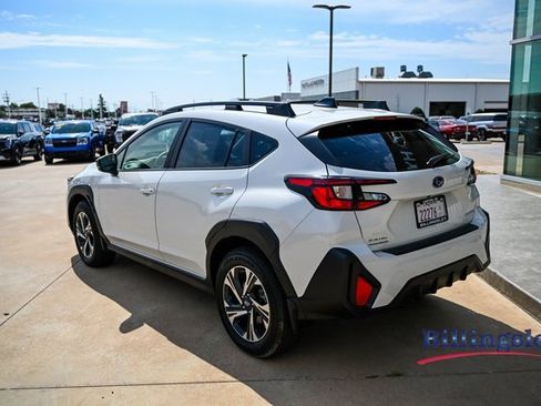 Used 2024 Subaru Crosstrek 2.0i Premium image 3