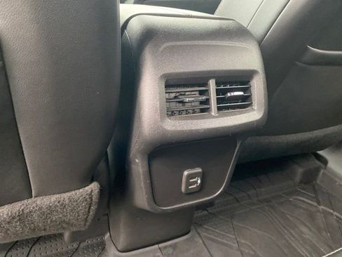 Certified 2022 Chevrolet Equinox RS w/ LPO, Floor Liner Package image 18