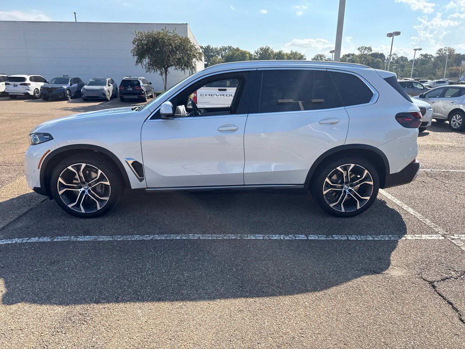 Certified 2025 BMW X5 xDrive40i w/ Executive Package AWD/4WD image 8