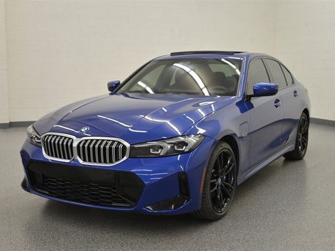 Used 2023 BMW 330e w/ M Sport Package RWD image 2