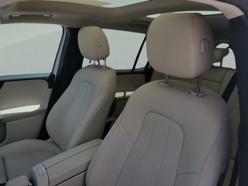 Used 2023 Mercedes-Benz GLB 250 image 18