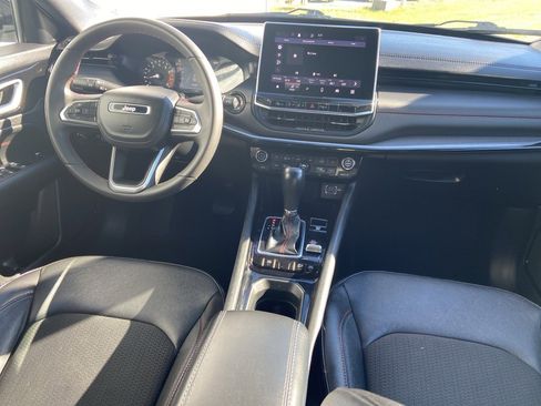 Used 2023 Jeep Compass Trailhawk image 7