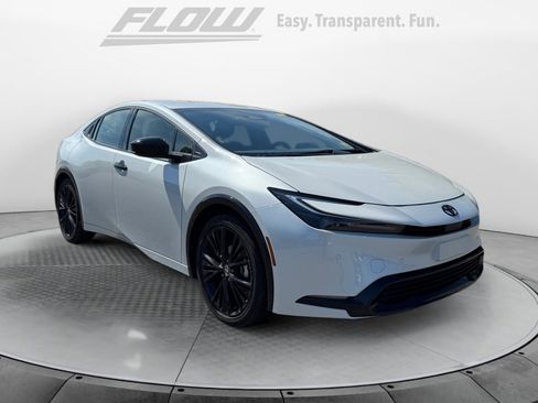 Used 2026 Toyota Prius FWD image 1