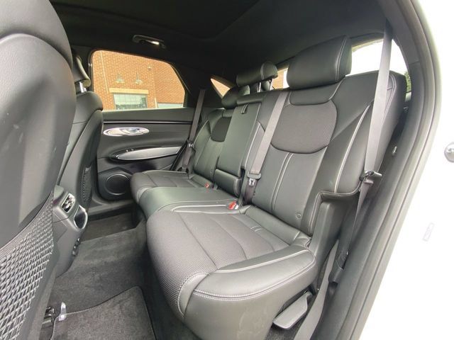 Used 2025 Genesis GV70 3.5T Sport AWD/4WD image 25