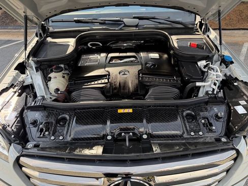 Used 2024 Mercedes-Benz GLS 580 4MATIC image 6