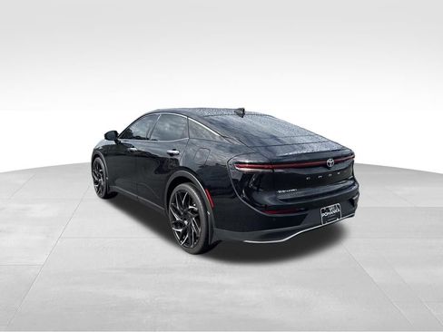 Used 2024 Toyota Crown Limited w/ Advanced Technology Package image 6