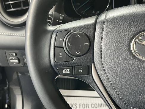 Used 2018 Toyota RAV4 XLE AWD/4WD image 19