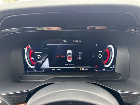 Used 2025 Nissan Pathfinder Platinum image 25