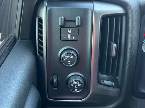 Used 2018 Chevrolet Silverado 1500 LT w/ All Star Edition AWD/4WD image 29