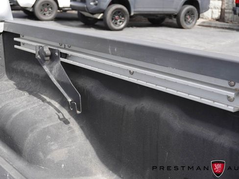 Used 2021 Nissan Frontier PRO-4X w/ Pro-4x Utility Package image 12