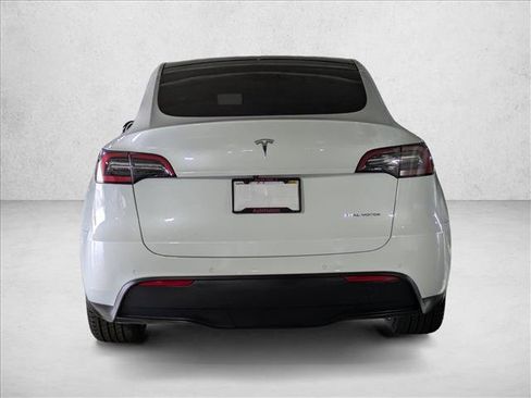 Used 2023 Tesla Model Y Long Range AWD/4WD image 6