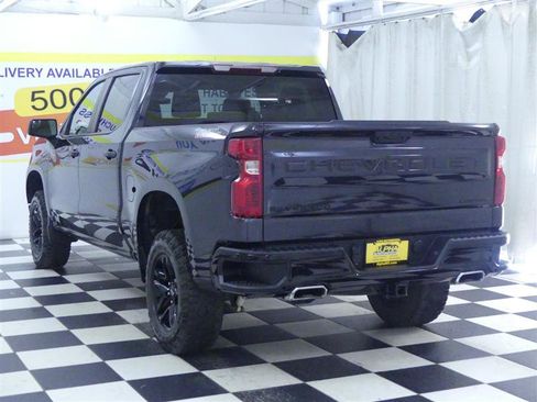 Used 2022 Chevrolet Silverado 1500 Custom Trail Boss w/ LPO, Dark Essentials Package image 5