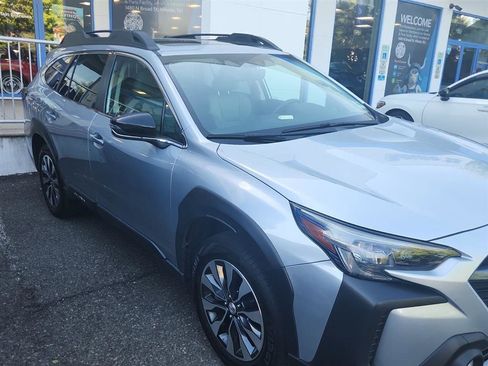 Used 2023 Subaru Outback Limited AWD/4WD image 2