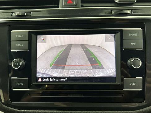 Certified 2024 Volkswagen Tiguan S AWD/4WD image 15