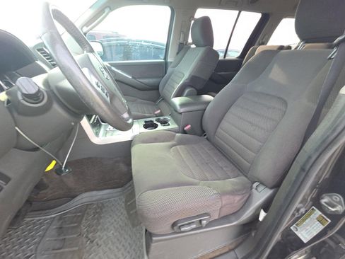 Used 2011 Nissan Pathfinder SV image 10