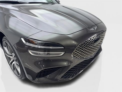Used 2025 Genesis G70 2.5T image 17