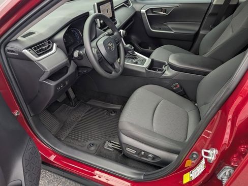 Used 2024 Toyota RAV4 XLE image 9