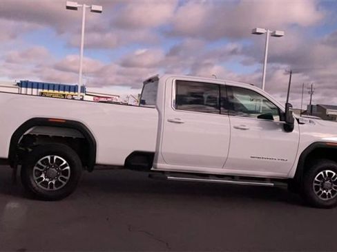 Used 2024 GMC Sierra 3500 SLE image 2