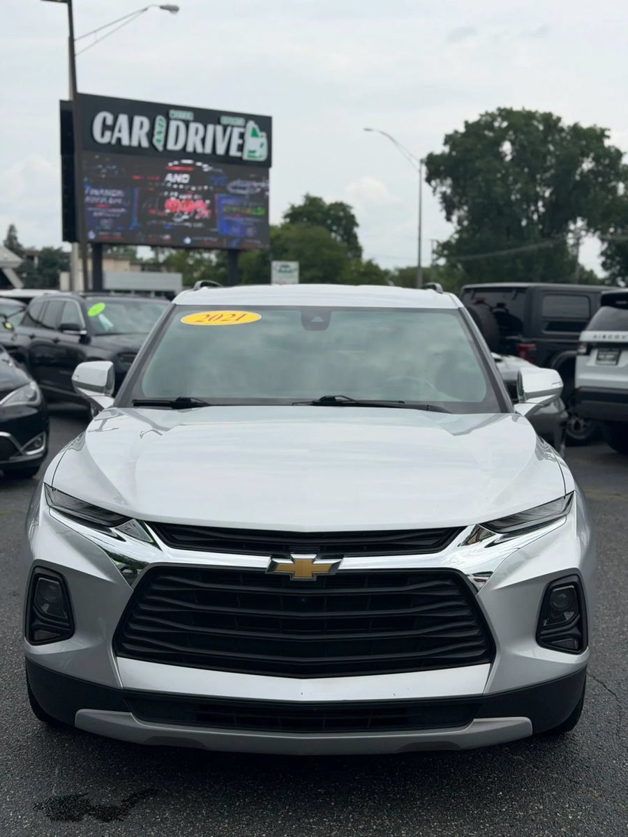Used 2021 Chevrolet Blazer LT w/ Sound & Technology Package FWD image 1