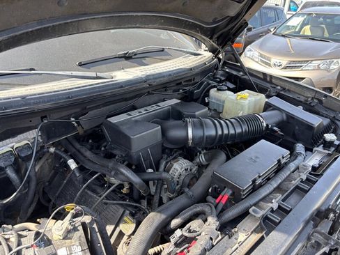 Used 2013 Ford F150 Raptor w/ Luxury Equipment Group image 23