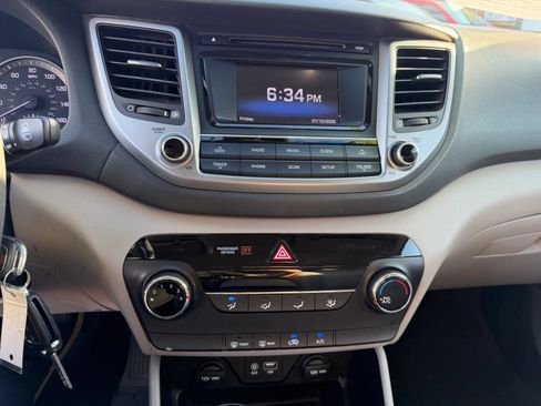 Used 2017 Hyundai Tucson SE FWD image 12