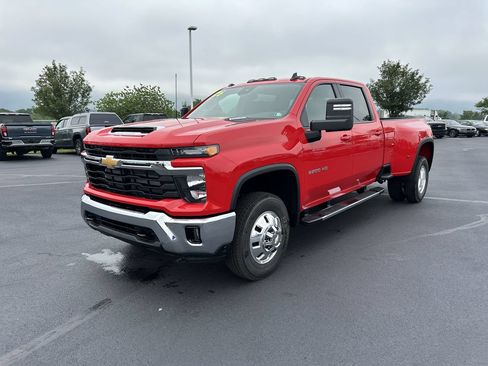 New 2026 Chevrolet Silverado 3500 LT AWD/4WD image 3