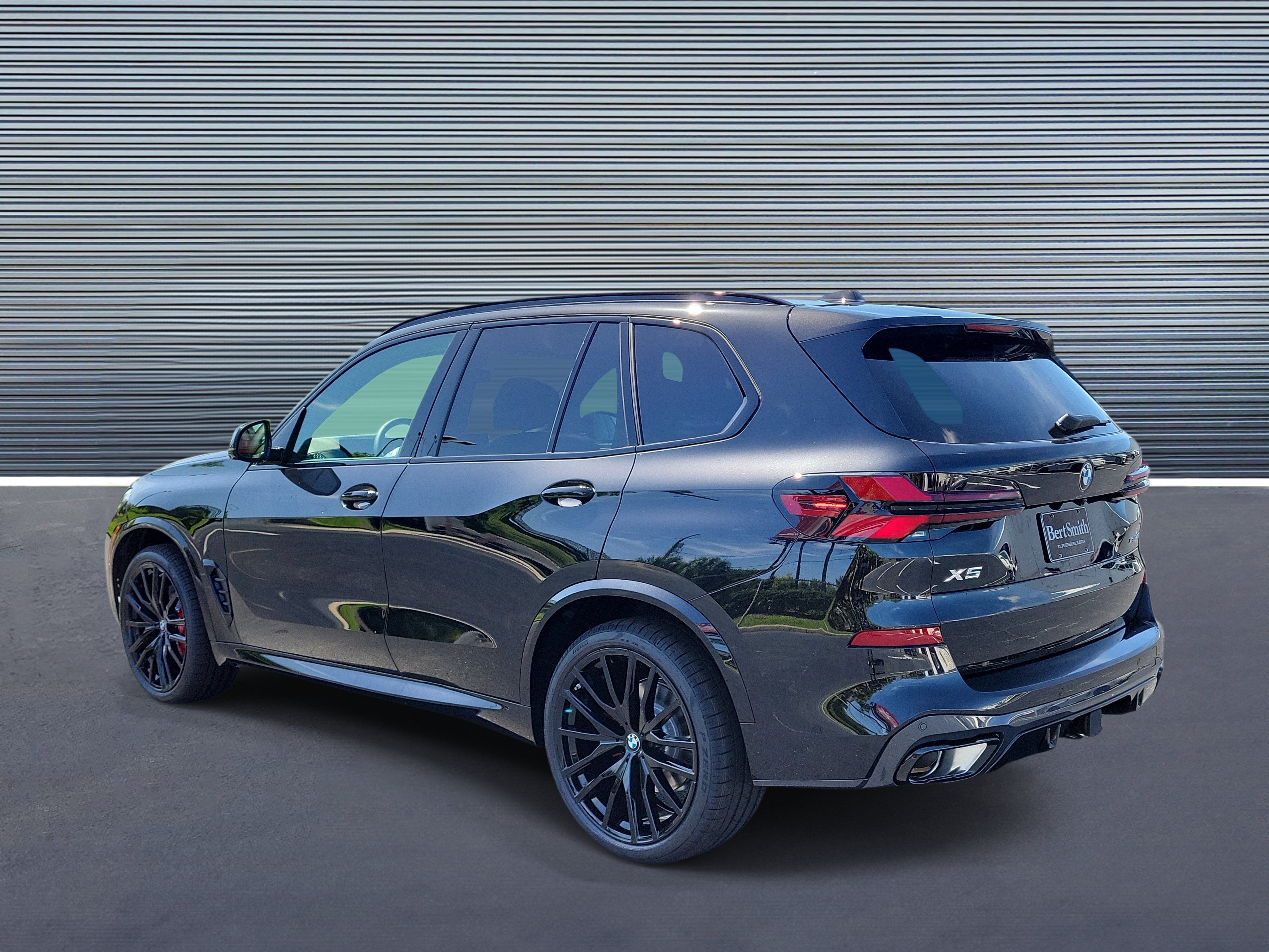 New 2026 BMW X5 xDrive40i w/ M Sport Package AWD/4WD image 4