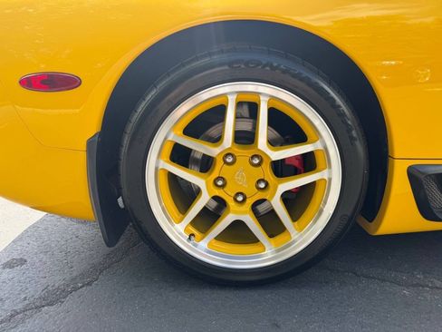 Used 2004 Chevrolet Corvette Z06 w/ Memory Package RWD image 25