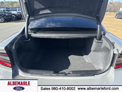 Used 2023 Dodge Charger R/T w/ Blacktop Package image 5