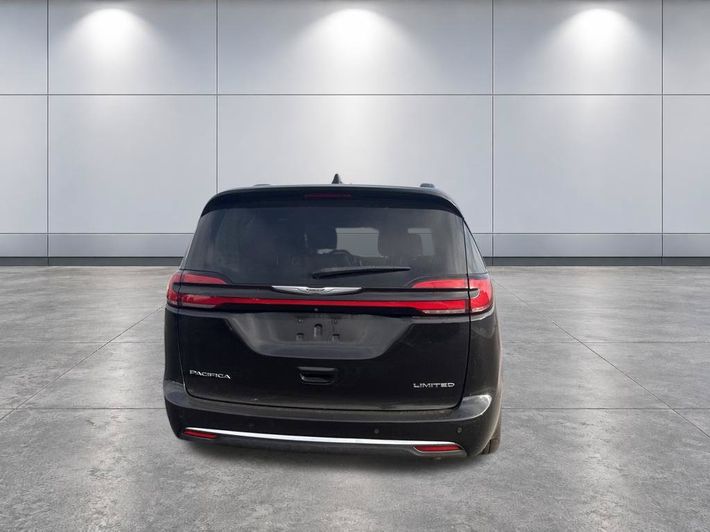 Used 2022 Chrysler Pacifica Limited FWD image 6