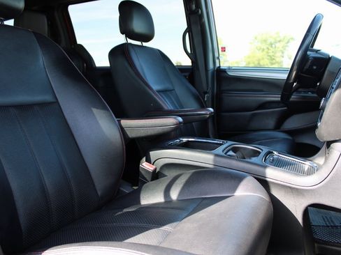 Used 2019 Dodge Grand Caravan GT image 20