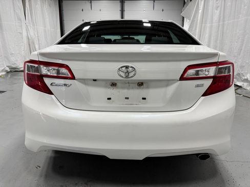 Used 2014 Toyota Camry SE FWD image 6