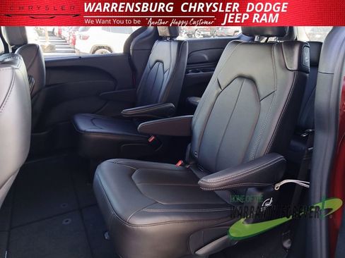 New 2026 Chrysler Pacifica Select image 14