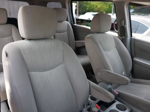 Used 2017 Nissan Quest SV FWD image 12