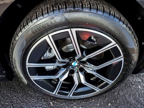 Used 2024 BMW 750e xDrive w/ Premium Package AWD/4WD image 8