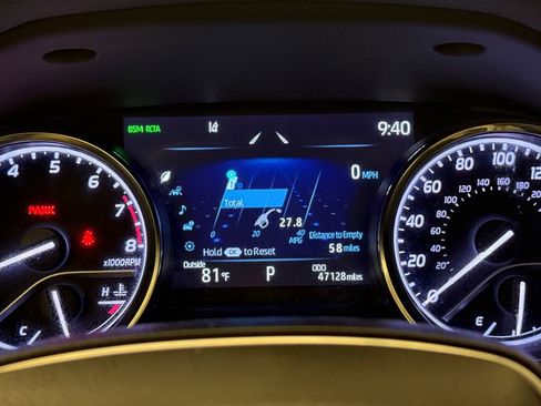 Used 2020 Toyota Camry XLE FWD image 30