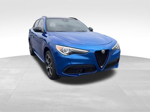 Used 2022 Alfa Romeo Stelvio Veloce AWD/4WD image 7