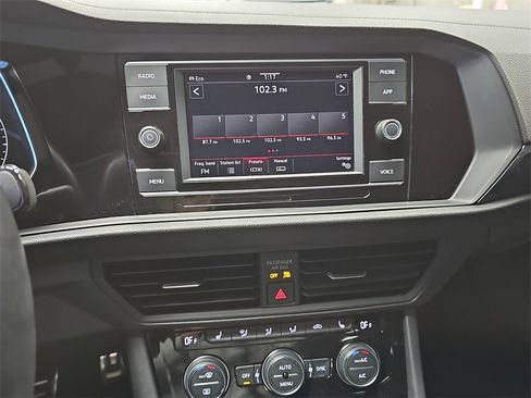 Used 2020 Volkswagen Jetta GLI image 19