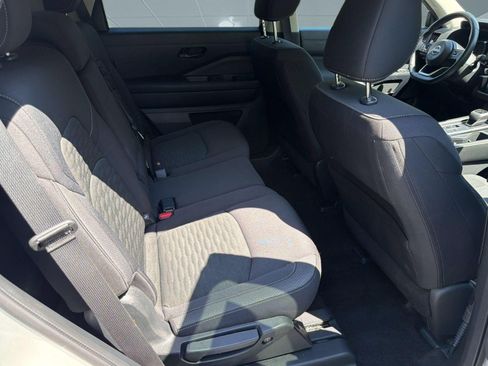Used 2025 Nissan Pathfinder SV AWD/4WD image 29