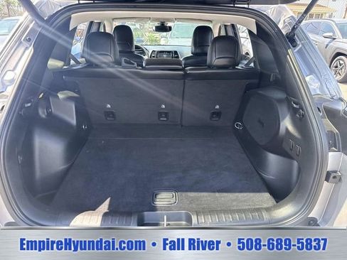 Used 2019 Jeep Cherokee Limited AWD/4WD image 7