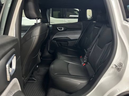 Used 2023 Jeep Compass Latitude w/ Convenience Group AWD/4WD image 23